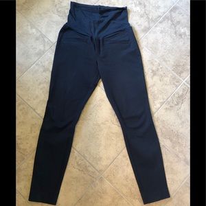 GAP Maternity Black skinny ankle Pants/Slacks
